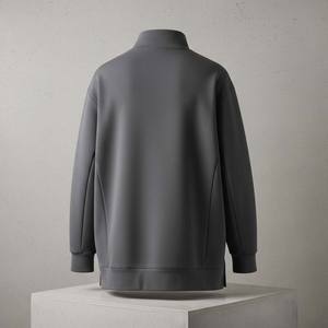 Sweat-shirt à col montant en molleton technique 100% coton poids lourd pour homme, gris anthracite, hiver, structure minimaliste, streetwear japonais, côté - Product Image 6