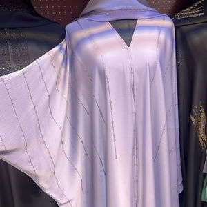 Belle Abaya de Dubaï noire pour les femmes travail à la main caftan accessoire de vêtements islamiques traditionnels conçus spécifiquement pour les musulmans - Product Image 1