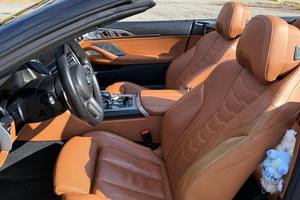 Voiture d'occasion haut de gamme 2019 BMW M850i xDrive Cabriolet 523 ch V8 biturbo - Product Image 5