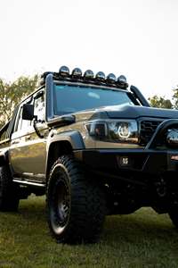 Toyota Land Cruiser 79 4.5D-4D LX V8 Double Cab 70e Anniversaire, modèle 2022, état neuf - Product Image 3