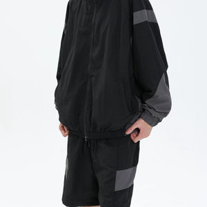 Ensemble deux pièces survêtement coupe-vent en nylon personnalisé pour homme avec veste zippée et short – Collection 2026 - Product Image 3