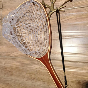 Vente en gros Filet de pêche à la truite Filet de pêche à la mouche Cadre en bois Filet d'atterrissage de poisson avec maille en caoutchouc souple transparent - Product Image 1
