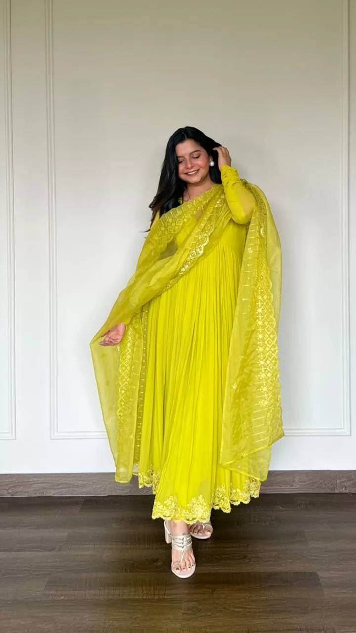 Yellow Shilpa Shetty Gown Design Shilpa Shetty Gown Design