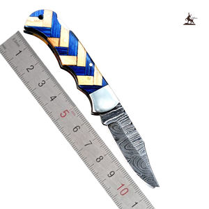 Offre Spéciale personnalisé fait à la main en acier damas couteau de poche pliant en cuir manche en bois beaux couteaux de Camping en plein air Support OEM - Product Image 3