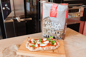 Antico Molino Rosso Antica Roma Harina Orgánica de Trigo de Alto Contenido de Gluten Tipo 1 330 Bolsa de 12.5 kg para Pizza y Pinsa - Product Image 4