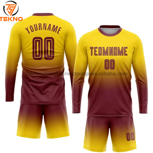 Nom de l'équipe personnalisée uniforme de football pour le sport OEM entretenu 2025 sublimation maillot de football de haute qualité et shorts de bonne qualité - Product Image 6