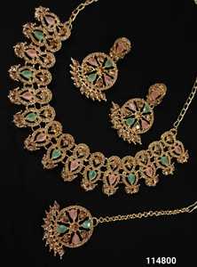 Bijoux indiens forme de fleur plaqué or Motipearl traditionnel Kundan clouté collier ras du cou boucle d'oreille Mangtika ensemble de bijoux - Product Image 4