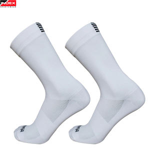 Vente en gros de chaussettes de sport pour hommes Chaussettes pour hommes en tricot de haute qualité personnalisées en polyester à la mode de créateur - Product Image 2