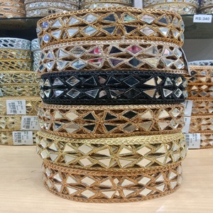 Cordones florales bordados hechos a medida en tamaño de 1,25 pulgadas a 2 pulgadas y más grandes, ideales para usar como bordes con obras de espejo - Product Image 1