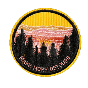 Patch brodé en tissu chenille de haute qualité à coudre pour uniformes, équipes, clubs, vêtements, accessoires avec une couture solide et attrayante - Product Image 2