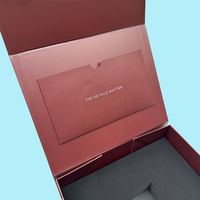 Boîte cadeau rigide pliable haut de gamme avec fermeture magnétique personnalisée, logo personnalisé, finition mate pour l'emballage de parfums