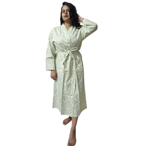 Bata de Baño Cómoda para Mujer, Tela Suave de Primera Calidad para Uso Diario al Mejor Precio - Product Image 1