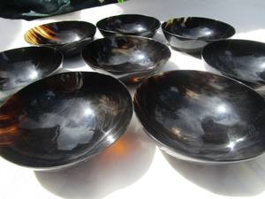 Exportador indio, cuenco de cuerno hecho a mano artesanal, alternativa natural para una presentación de comida elegante disponible para cantidades a granel - Product Image 2