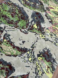 Alfombra de Lana de Lujo Personalizada con Diseño Abstracto en Capas, Moderna y Texturizada para Sala de Estar o Dormitorio, de Alta Calidad, Tufted, Resistente a Mascotas y Antideslizante - Product Image 5