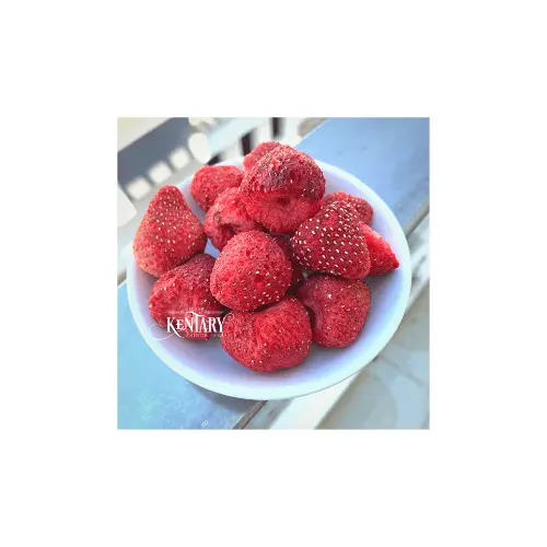 Flexible Dried Strawberries without Sweet and Sour Fruit to help skin smooth, pretty, delicious snacks for picnic with friends