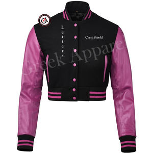 Alpha | Kapa | Alpha Sorority Chaqueta de béisbol recortada con bordado griego para mujer Chaqueta de letras con mangas de cuero y cuerpo de lana - Product Image 1