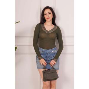 Blusa Elegante para Mujer Lustrin, Color Caqui, Manga Larga, con Detalle de Encaje y Cuello con Lazo, Versátil para Oficina y Uso Diario - Product Image 3