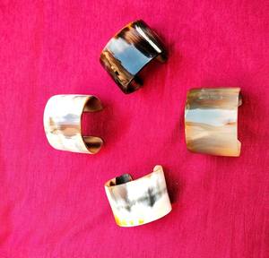 เครื่องประดับแฟชั่นรักษ์โลก คุณภาพสูง งานแฮนด์เมด ผลิตภัณฑ์จากช่างฝีมือชาวอินเดีย กระดุมข้อมือและกำไลข้อมือทำจากเขาควาย ผลิตในอินเดีย - Product Image 3