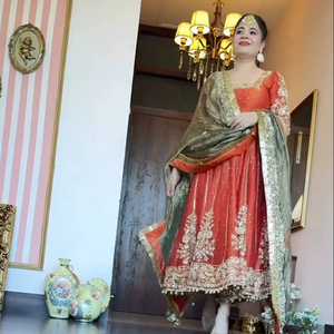 Vestido Pent Dupatta con Bordado de Lentejuelas de 3 mm, Traje de Satén Fandy, Diseño Indio VISHNU K, Modelo TD-6095 - Product Image 1