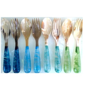 เซิร์ฟเวอร์สลัดเรซินสำหรับงานฝีมือดวงจันทร์มีสไตล์และมีสีสันให้เลือกทุกขนาด - Product Image 1