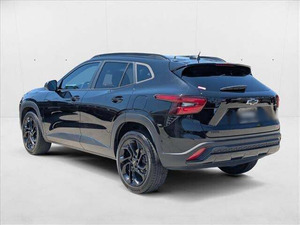 SUV Trax RS 2024 USADO con Asientos de Cuero Oscuros, Control de Crucero Adaptativo, Tracción Delantera, Listo para Conducir - Product Image 5