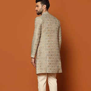 Impresionante y hermoso vestido étnico Sherwani para hombres indios y paquistaníes para fiestas y bodas - Product Image 6
