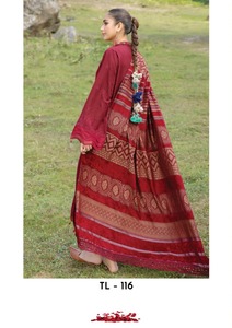 Tenue de soirée brodée en cuir véritable de haute qualité costumes Shalwar Kameez d'hiver pour femmes Collection Premium - Product Image 2