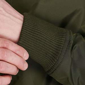 แจ็คเก็ตบอมเบอร์ผู้ชาย ดีไซน์ยอดเยี่ยม คุณภาพสูง วัสดุกันเปื้อนอย่างดี ขายส่ง ราคาพิเศษ รับผลิตแบบ OEM ODM สไตล์ผ้าแคนวาส กำลังลดราคา - Product Image 4