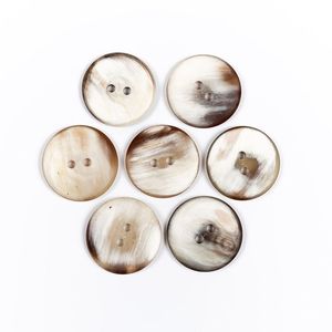 Cuerno de búfalo pulido Botones de 4 AGUJEROS PARA sastrería profesional - Product Image 2