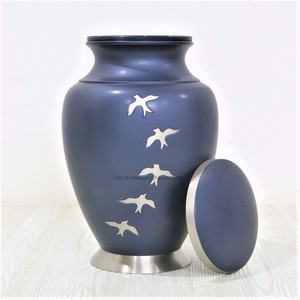 Haute qualité en gros gravé oiseaux volants en laiton adulte urne crémation urnes pour cendres humaines funérailles en laiton urnes funéraires fournitures funéraires - Product Image 6