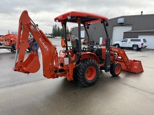 Cargadora de Ruedas con Retroexcavadora KUBOTA B26 Diésel, Alta Potencia de Excavación, 4 Años de Garantía, para Uso en Construcción y Agricultura - Product Image 1