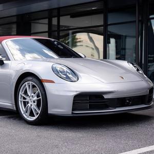 2025 911 Carrera Cabriolet 388-hp Flat-6, Paquete Sport Chrono, Interior Rojo Burdeos, Sin Modificar - Product Image 6