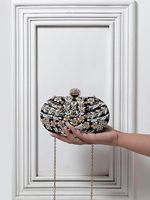 SHAAD HANDICRAFTS Pochette brodée à la main, motif floral du Rajasthan, fil de soie de haute qualité, logo et forme personnalisés