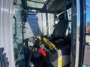 Sunwardd SWE60UF 6 Ton Mini Excavator Kubota Engine Motor KYB Hydraulic Components High Efficiency <b>5</b> Ton Operating <b>Weight</b> - Product Image 4