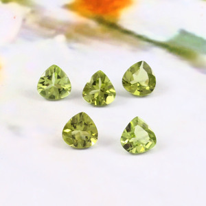 5X5MM AAA Qualité Naturel Péridot Forme De Coeur Coupe À Facettes Pierre Précieuse En Vrac À La Main Semi-Précieux Fabrication De Bijoux En Gros Lot - Product Image 3