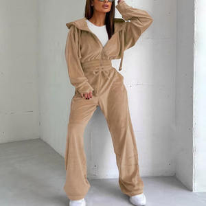 Vêtements de mode d'hiver pour femmes Ensemble de survêtement de couleur unie respirant et léger Fabriqué au Pakistan avec logo - Product Image 5