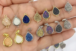 Pendentif vintage à fermoir en pierre druzy et laiton de 10 à 12 mm, prix de gros et MANGALMAY CORPORATION - Product Image 4