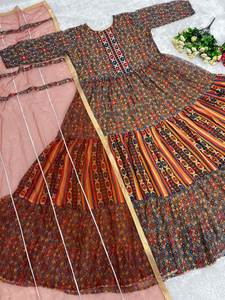 ชุดปาร์ตี้พิมพ์ลายดิจิทัลขนาดใหญ่พร้อม Dupatta ใหม่ - Product Image 5