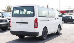 Furgoneta HIACE 2023 de Gasolina con Asientos de Cuero, Volante a la Izquierda, Transmisión Automática, Cámara Trasera de 360°, Techo Panorámico - Product Image 4