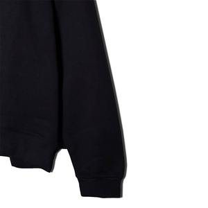 เสื้อฮู้ดผู้ชายสีดำแบบสวมหัว ผ้าเฟรนช์เทอร์รี่ ขายส่งจำนวนมาก พร้อมปักโลโก้ตามสั่ง คุณภาพสูง ผ้าฝ้าย/โพลีเอสเตอร์ เสื้อฮู้ดสำหรับฤดูหนาว - Product Image 3