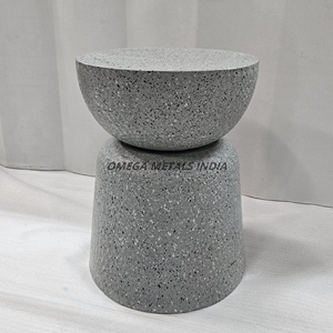 Mesa de centro redonda con moteado rosa suave con base de metal resistente Bandeja circular Lisa para espacios de vida modernos - Product Image 3