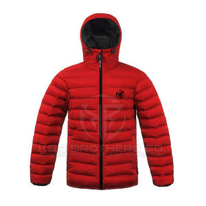 Veste matelassée imperméable pour homme avec capuche réglable et poignets tempête Veste matelassée durable pour homme - Product Image 1