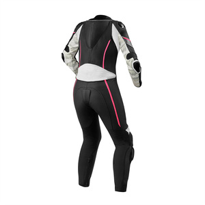 Traje de moto de cuero para mujer con diseño precurvado y protección CE - Product Image 4