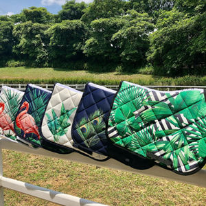 Almohadillas de sillín inglesas para montar a caballo con logotipo personalizado disponible en tamaños personalizados y almohadilla de sillín impresa en color - Product Image 3