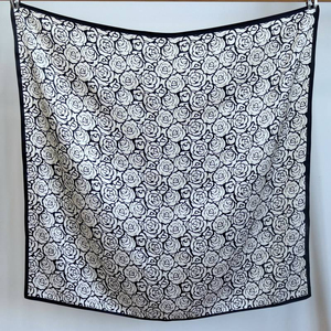 Tela de Pañuelo Cuadrado Estampada Personalizada de Alta Calidad con Servicio de Etiqueta Privada para Promoción Empresarial y Marca - Product Image 3