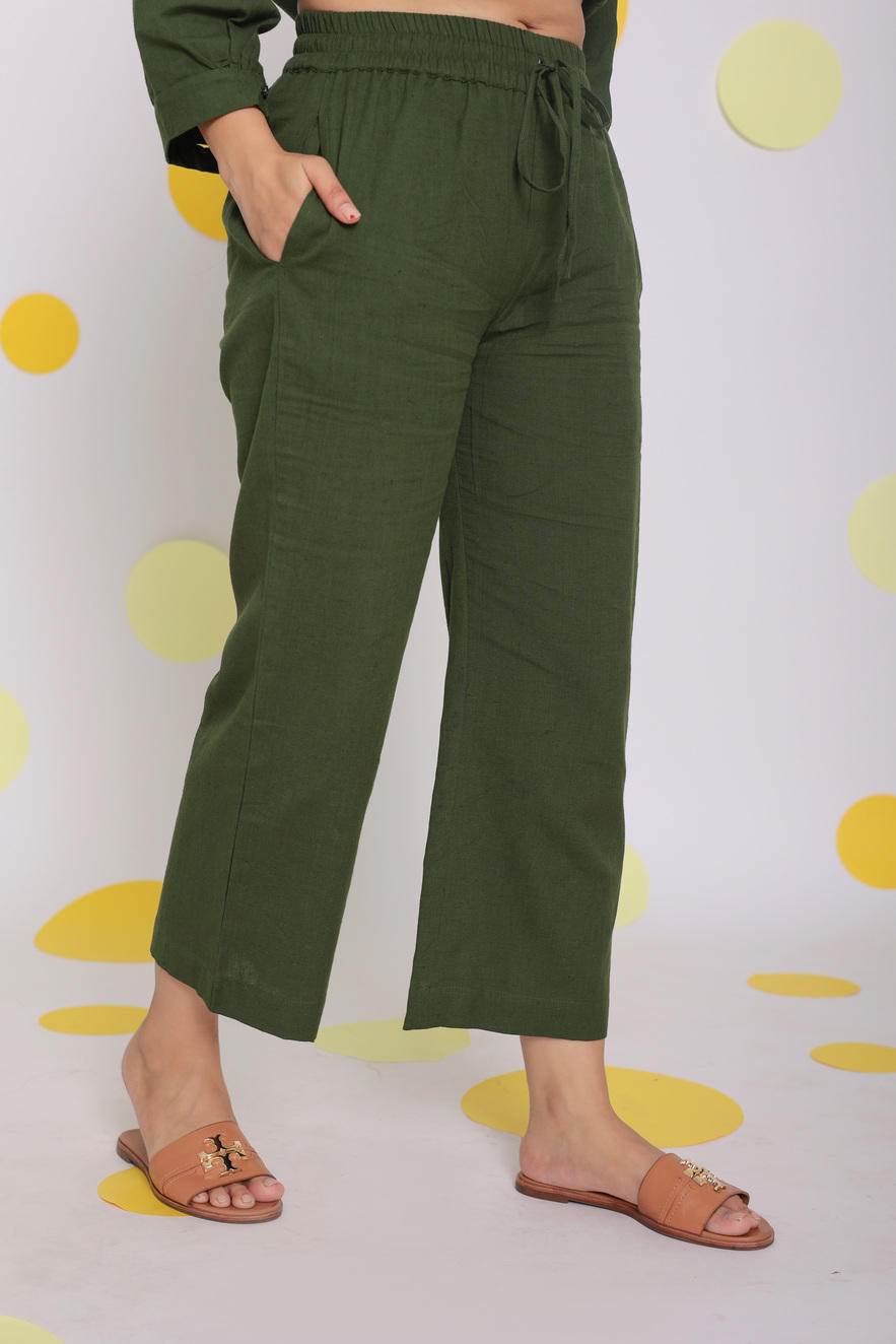 สีเขียวมะกอก