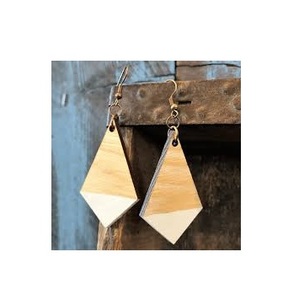 Pendientes de Madera y Resina de Lujo, los Más Populares, Pendientes de Madera de Lujo con Empaque Personalizado, Joyería de Moda, Pendientes de Madera y Resina, el Mejor Producto - Product Image 1
