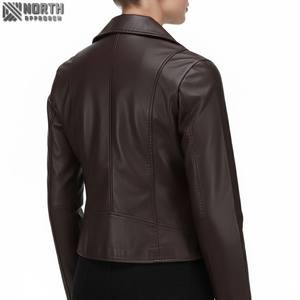 Veste en cuir pour femme en PU blanc de haute qualité, veste d'hiver respirante tricotée personnalisée pour l'extérieur - Product Image 3