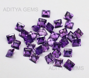 Piedras preciosas sueltas de corte escalonado cuadrado de amatista Africana natural Fabricante de Jaipur Precio al por mayor 1mm a 50mm Púrpura - Product Image 1