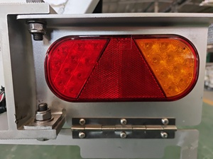 Langlebiger Aluminium-Bootsanhänger Einachsiger Marine-Qualität-Chassis Einfaches Beladesystem für Ponton- und Angelboote - Product Image 5